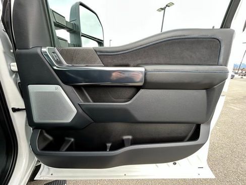 Used 2025 Ford F350 Platinum image 47