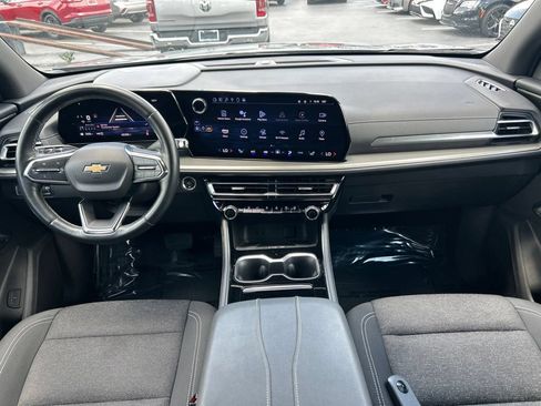 Used 2024 Chevrolet Traverse LT AWD/4WD image 33