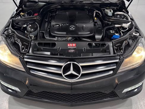 Used 2014 Mercedes-Benz C 300 4MATIC Sedan image 30
