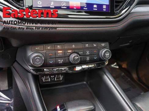 Used 2024 Dodge Durango GT RWD image 20