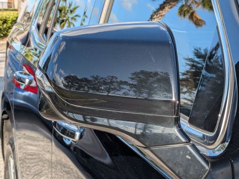 Used 2023 GMC Yukon Denali Ultimate image 12