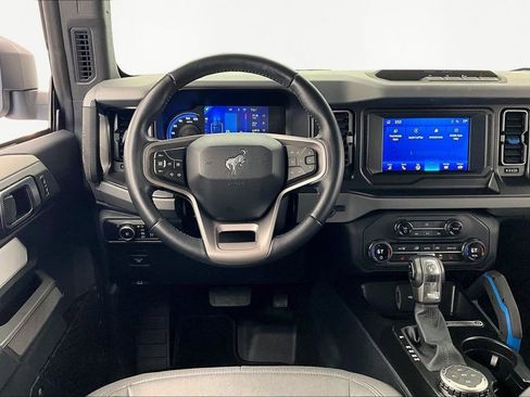 Certified 2023 Ford Bronco Black Diamond image 5