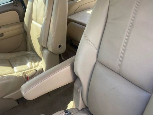 Used 2011 Chevrolet Suburban LT image 10