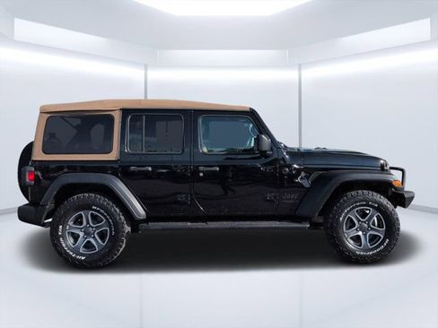 Used 2020 Jeep Wrangler Unlimited Sport AWD/4WD image 2