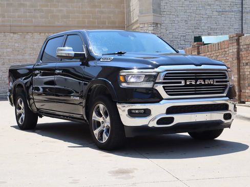 Used 2022 RAM 1500 Laramie AWD/4WD image 2