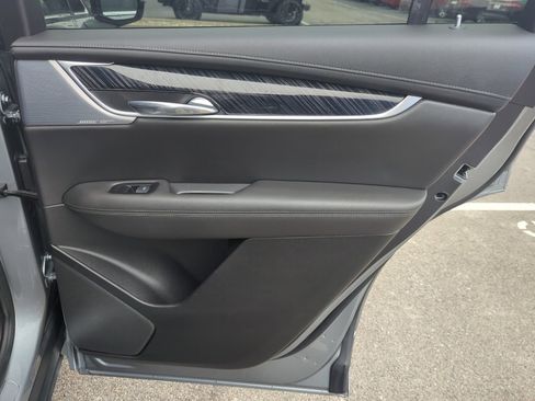 Used 2025 Cadillac XT6 Premium Luxury image 29