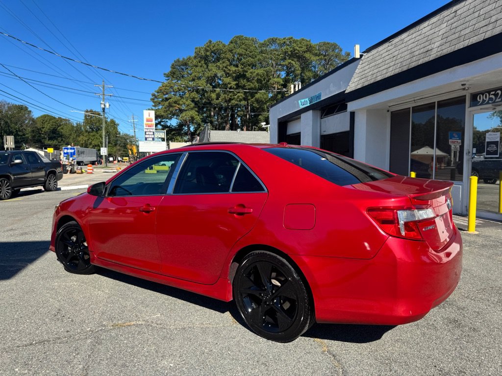 Used 2012 Toyota Camry SE FWD image 5