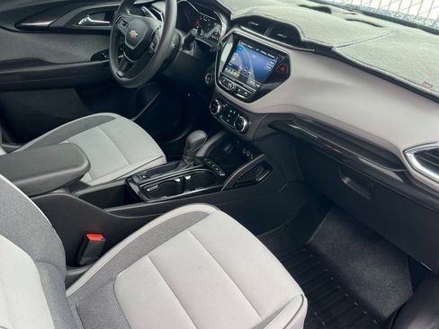 Used 2021 Chevrolet TrailBlazer LT w/ Convenience Package image 13