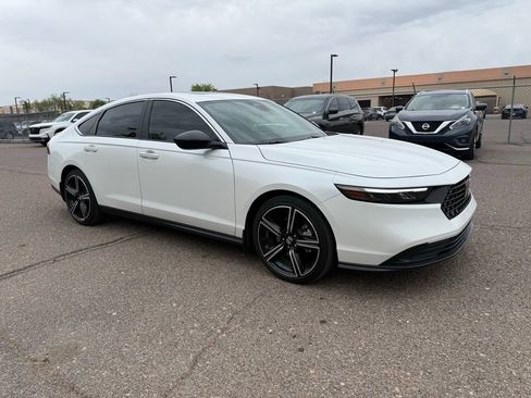 Used 2025 Honda Accord Sport image 3