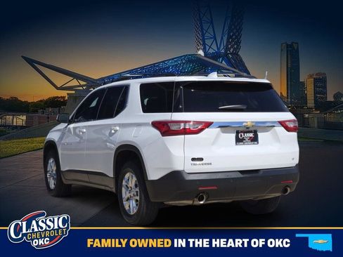 Used 2020 Chevrolet Traverse LT FWD image 5
