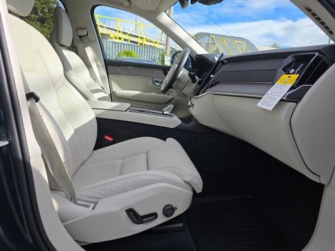Used 2026 Volvo XC90 B6 Ultra w/ Protection Package AWD/4WD image 10