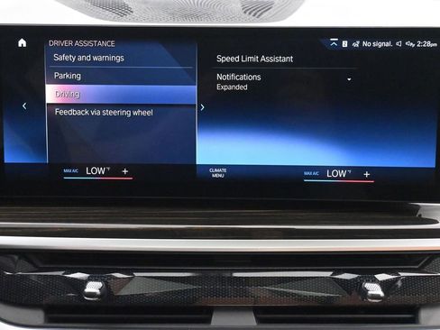 Used 2023 BMW X7 xDrive40i w/ M Sport Package AWD/4WD image 43