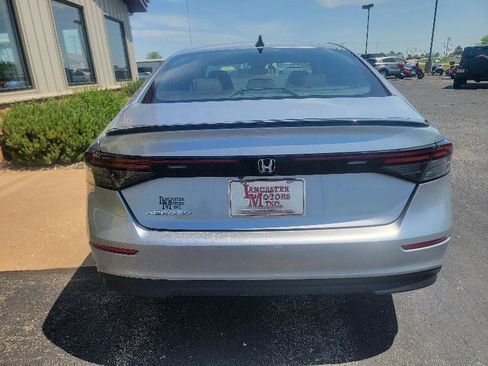 Used 2025 Honda Accord Sport image 7