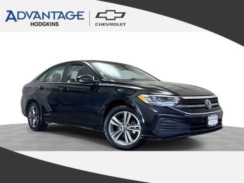 Used 2024 Volkswagen Jetta SE image 1