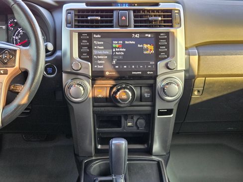 Used 2020 Toyota 4Runner SR5 Premium w/ Moonroof Package RWD image 16