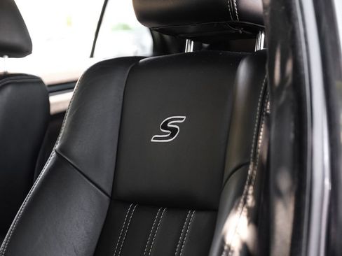 Used 2019 Chrysler 300 S RWD image 44