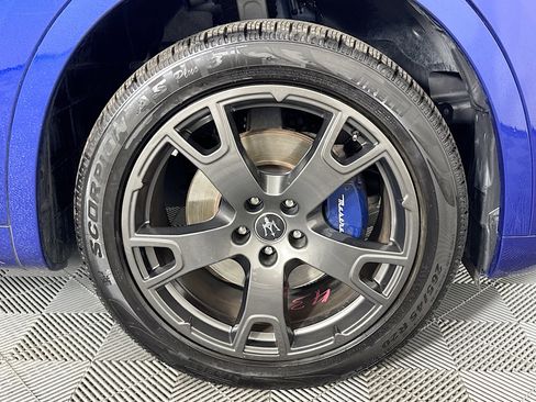 Used 2021 Maserati Levante image 31