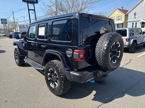 Used 2024 Jeep Wrangler Unlimited Rubicon 4xe AWD/4WD image 8