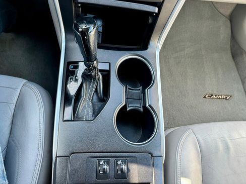 Used 2015 Toyota Camry XLE image 22