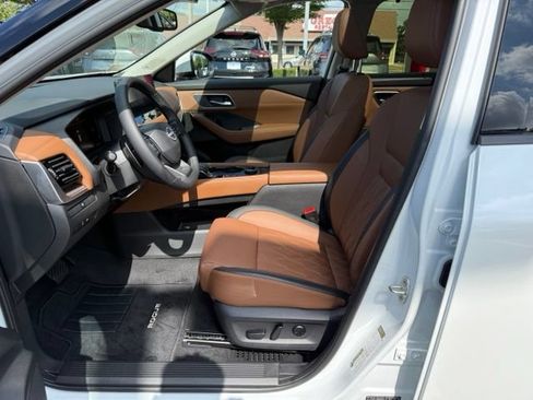 Certified 2026 Nissan Rogue Platinum AWD/4WD image 17