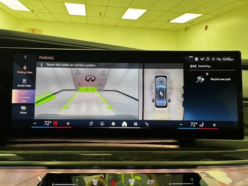 Used 2023 BMW 760i xDrive w/ Executive Package image 21