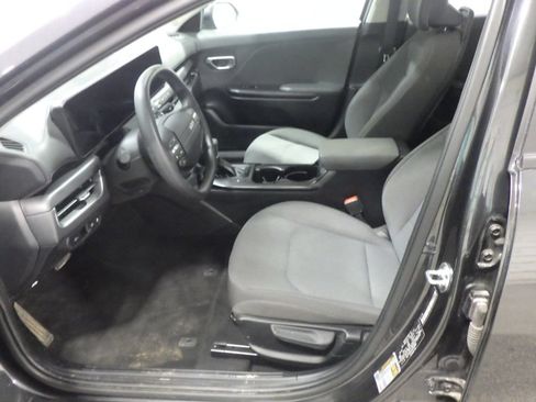 Used 2025 Kia K4 FWD image 8