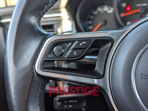 Used 2021 Porsche Macan w/ Premium Package Plus AWD/4WD image 18