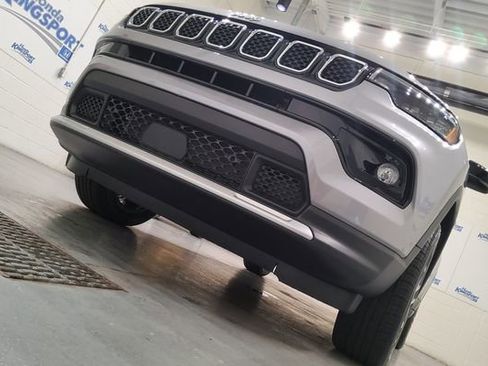 Used 2023 Jeep Compass Limited AWD/4WD image 43