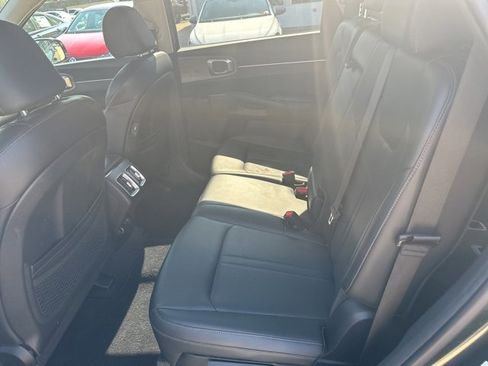 Used 2023 Kia Sorento S w/ Panoramic Sunroof Package image 10