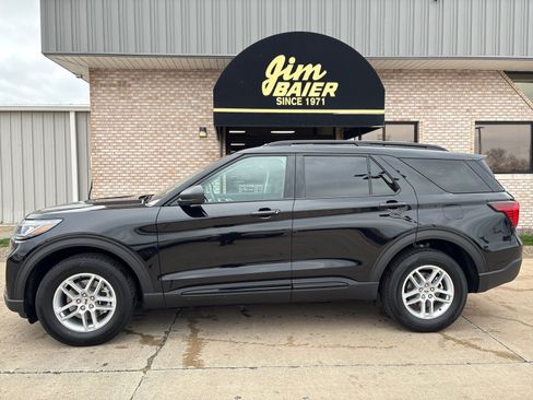 New 2026 Ford Explorer Active image 2