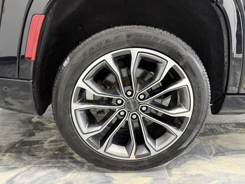 Used 2022 Jeep Grand Wagoneer Series III image 44