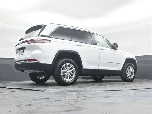 New 2025 Jeep Grand Cherokee Laredo image 40