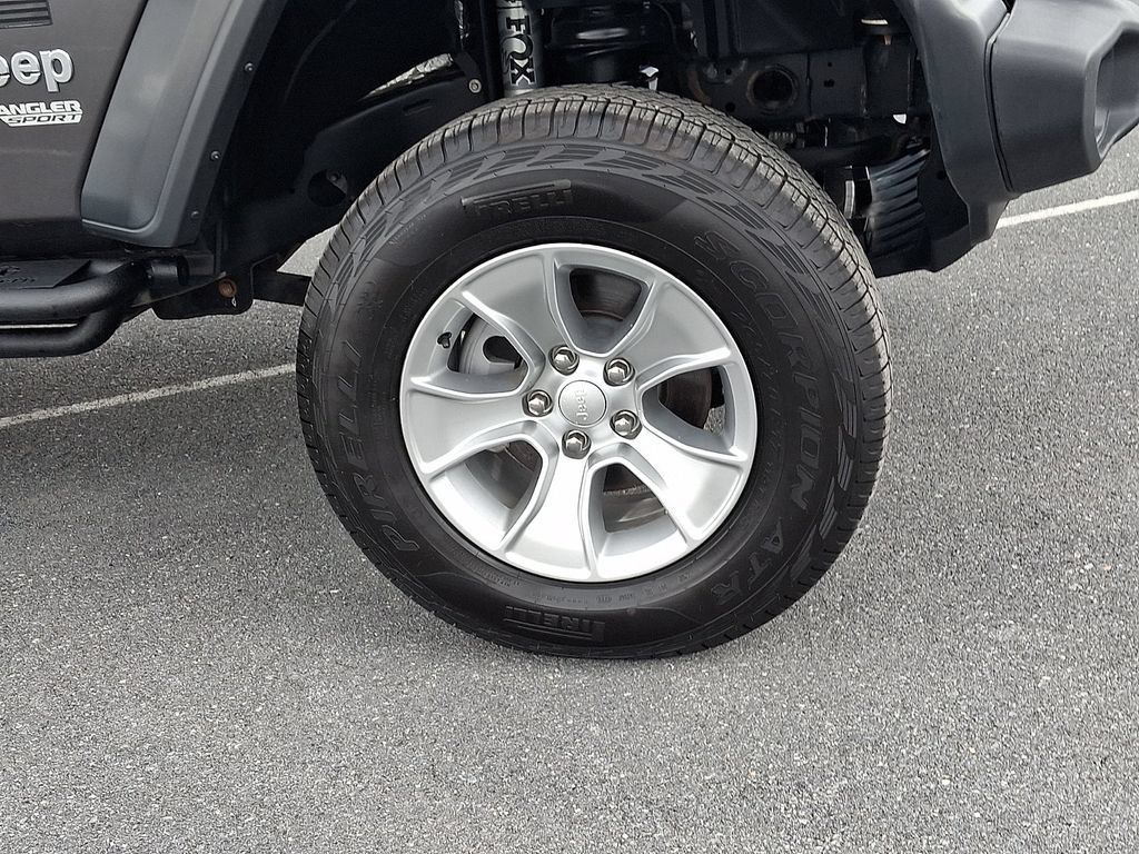 Used 2018 Jeep Wrangler Sport AWD/4WD image 8