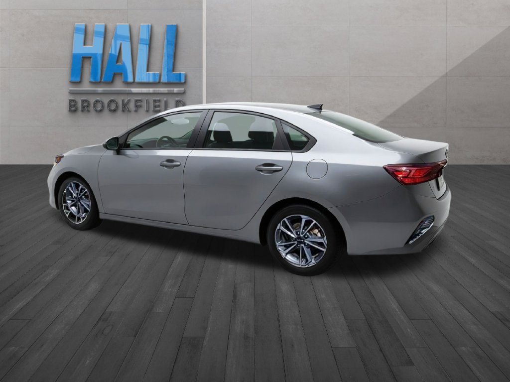 Used 2024 Kia Forte LXS FWD image 3