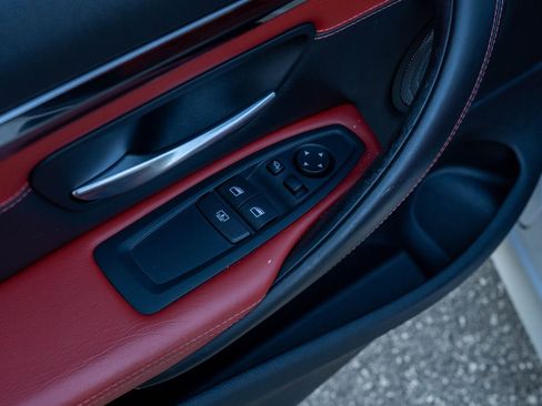 Used 2017 BMW M4 Coupe image 17