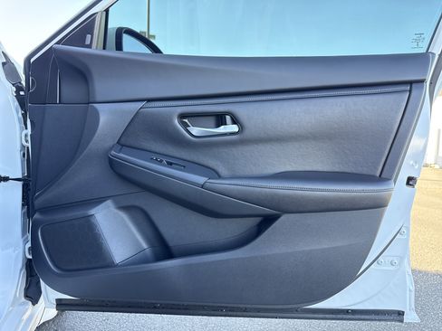 Used 2023 Nissan Sentra SV image 32