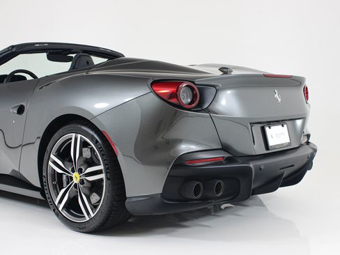 Certified 2023 Ferrari Portofino M RWD image 8