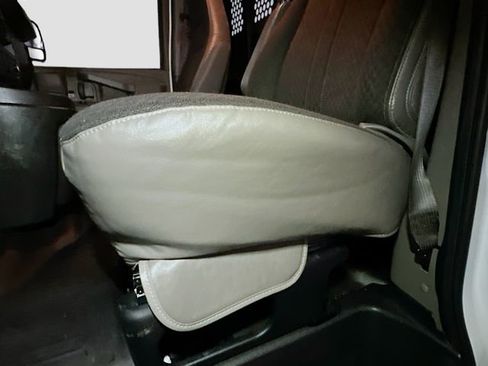 Used 2024 Chevrolet Express 2500 w/ Driver Convenience Package image 17