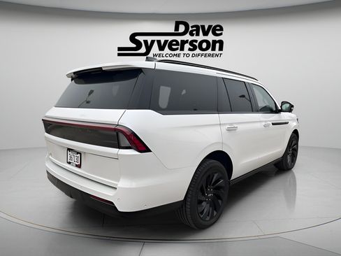 Used 2025 Lincoln Navigator Reserve w/ Jet Appearance Package AWD/4WD image 4