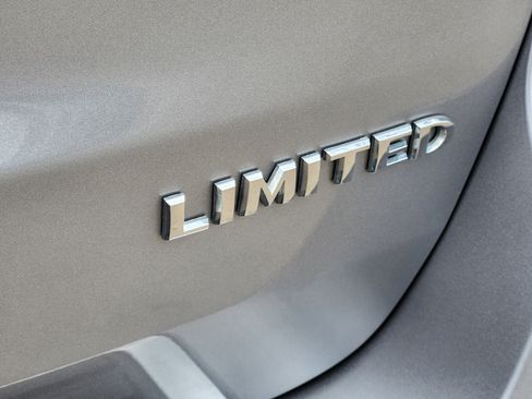 Used 2019 Jeep Grand Cherokee Limited image 13