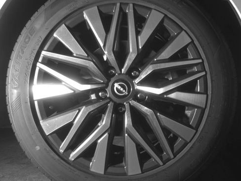 Used 2025 Nissan Altima 2.5 SV FWD image 16