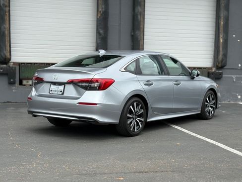 Used 2024 Honda Civic EX image 3