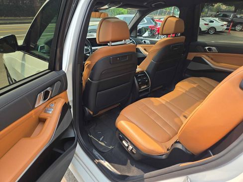 Used 2021 BMW X7 M50i AWD/4WD image 16