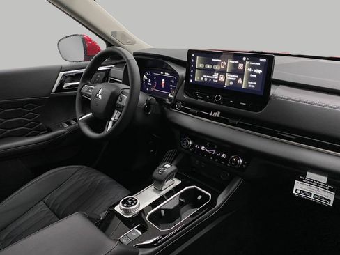 New 2025 Mitsubishi Outlander SEL image 18