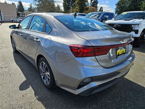 Used 2024 Kia Forte LXS image 3