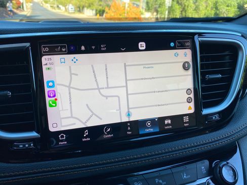 Used 2023 Chrysler Pacifica Pinnacle image 75