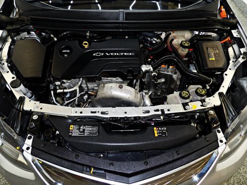 Used 2016 Chevrolet Volt LT w/ Comfort Package image 22