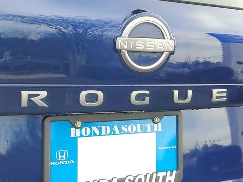 Used 2025 Nissan Rogue SV image 7