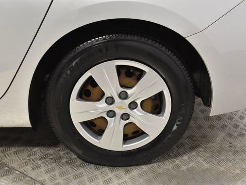 Used 2017 Chevrolet Cruze LS image 33