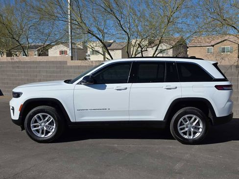 New 2025 Jeep Grand Cherokee Laredo image 6